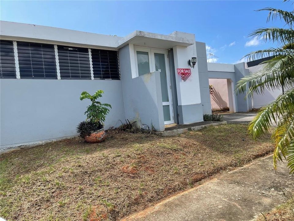 Vendido Recientemente: $129,500 (3 camas, 2 baños, 1139 Pies cuadrados)