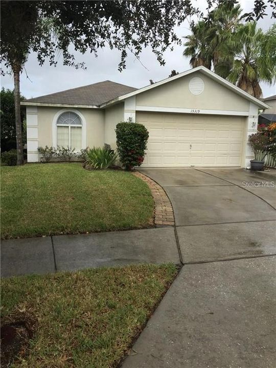Recently Sold: $300,000 (3 beds, 2 baths, 1365 Square Feet)
