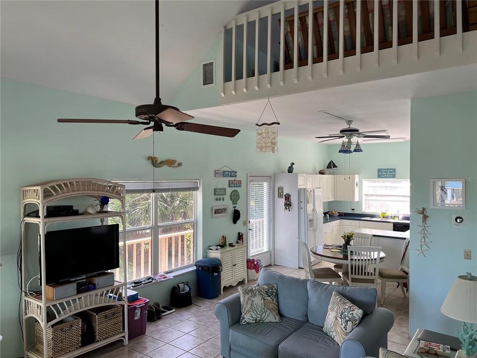 Recently Sold: $1,800,000 (3 beds, 2 baths, 1392 Square Feet)