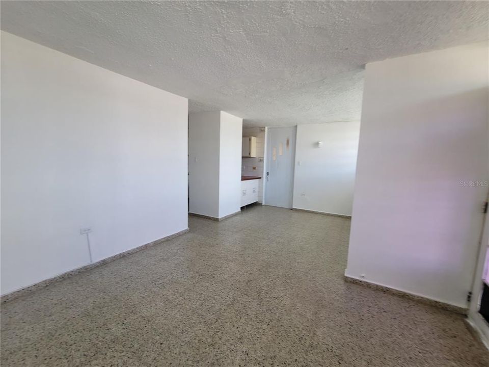 Vendido Recientemente: $115,000 (3 camas, 2 baños, 1100 Pies cuadrados)