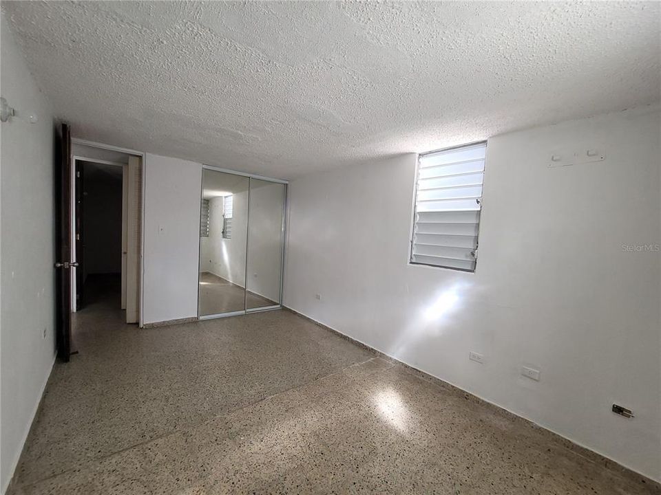 Vendido Recientemente: $115,000 (3 camas, 2 baños, 1100 Pies cuadrados)