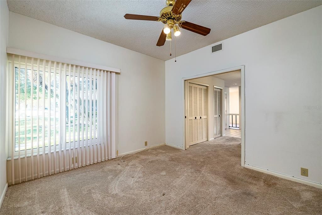 Recently Sold: $300,000 (3 beds, 2 baths, 1586 Square Feet)
