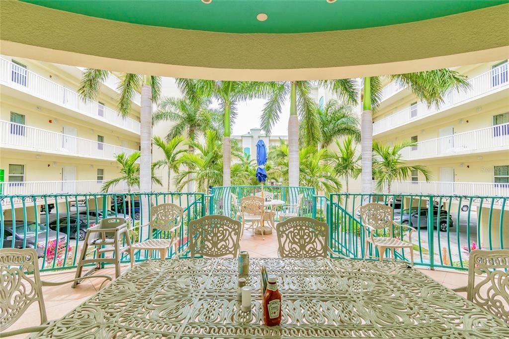 Recently Sold: $675,000 (2 beds, 2 baths, 870 Square Feet)