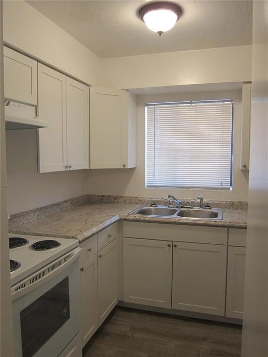 Recently Rented: $805 (2 beds, 1 baths, 890 Square Feet)