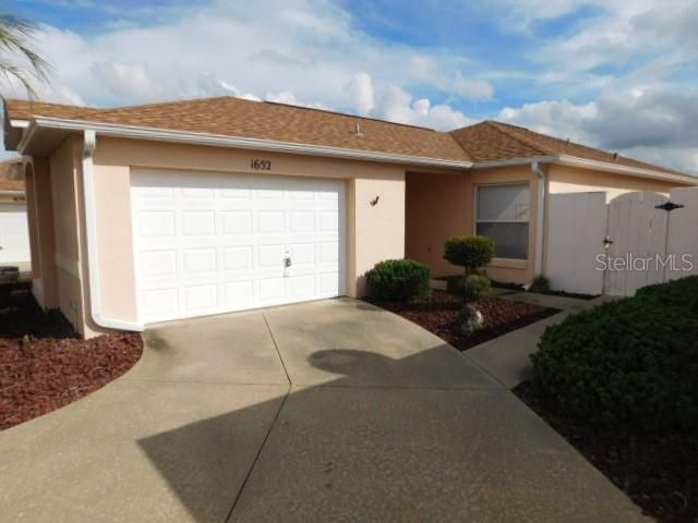 Recently Sold: $269,000 (2 beds, 2 baths, 1094 Square Feet)