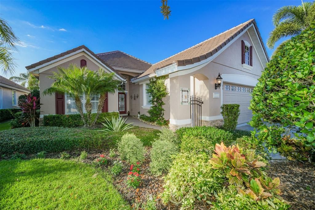 Recently Sold: $689,000 (3 beds, 2 baths, 2253 Square Feet)