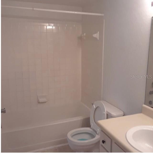Recently Sold: $120,000 (1 beds, 1 baths, 636 Square Feet)