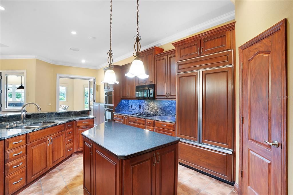 Kitchen, notice the appliances blend right in!