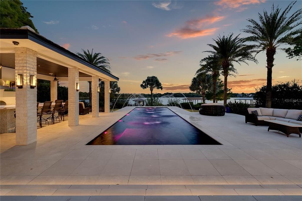 Recently Sold: $3,500,000 (5 beds, 4 baths, 5943 Square Feet)