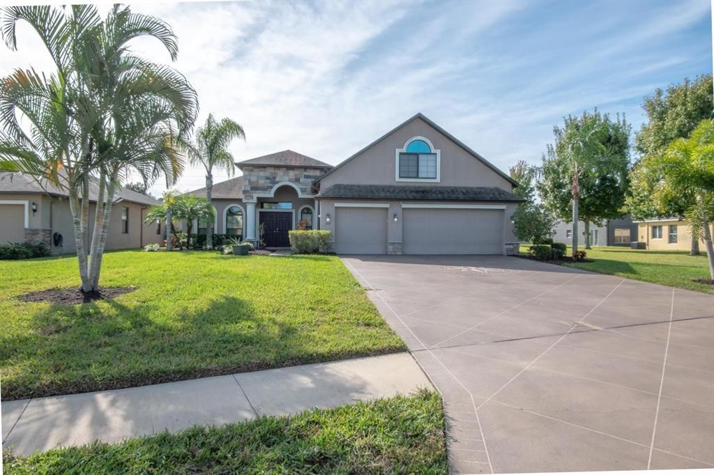 Recently Sold: $589,900 (4 beds, 3 baths, 2699 Square Feet)