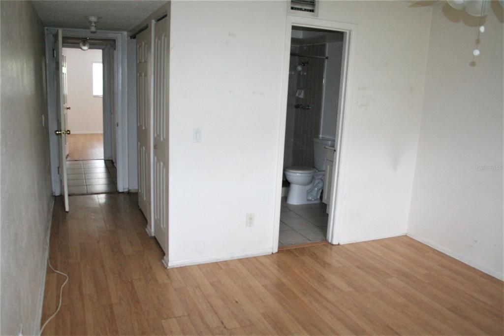 Recently Sold: $150,000 (2 beds, 2 baths, 1082 Square Feet)