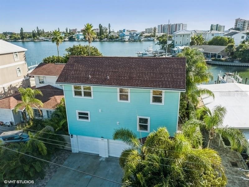 Recently Sold: $1,200,000 (3 beds, 2 baths, 1668 Square Feet)
