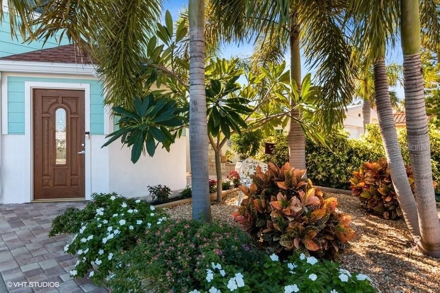 Recently Sold: $1,200,000 (3 beds, 2 baths, 1668 Square Feet)