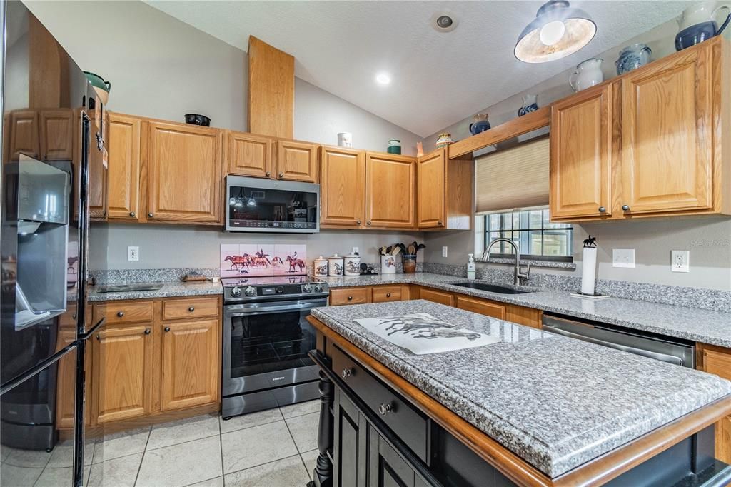 Recently Sold: $375,000 (3 beds, 2 baths, 1517 Square Feet)