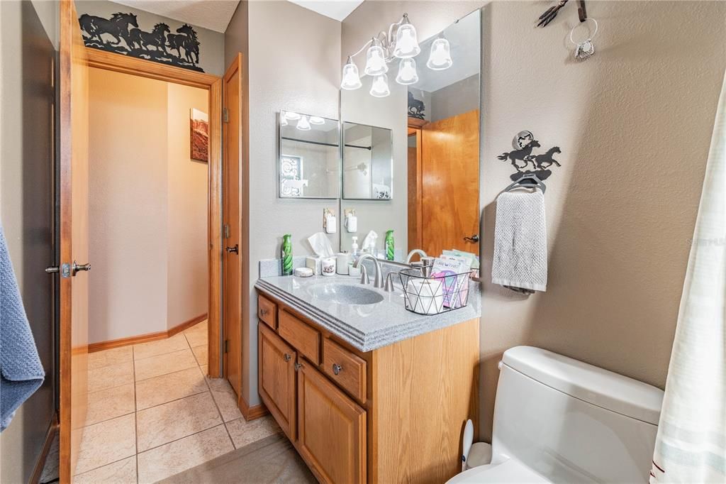 Recently Sold: $375,000 (3 beds, 2 baths, 1517 Square Feet)