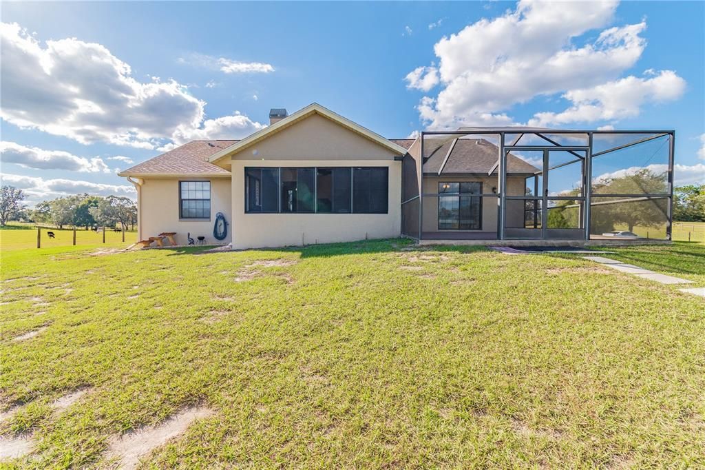 Recently Sold: $375,000 (3 beds, 2 baths, 1517 Square Feet)