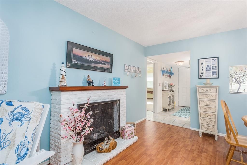 Recently Sold: $189,900 (2 beds, 2 baths, 1095 Square Feet)