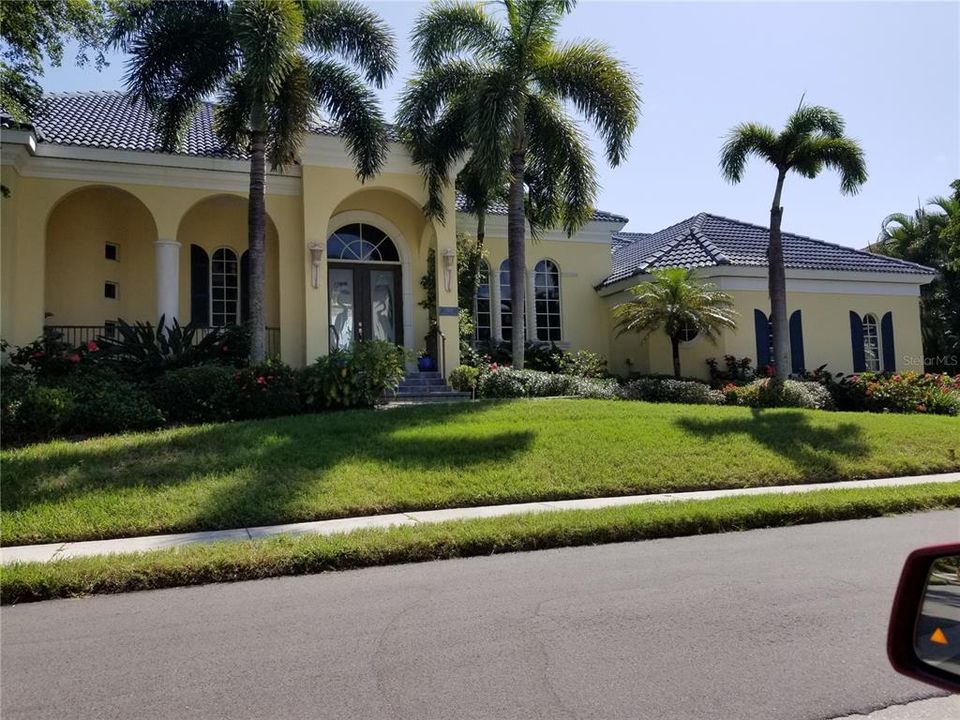 Recently Sold: $1,275,000 (3 beds, 2 baths, 3183 Square Feet)