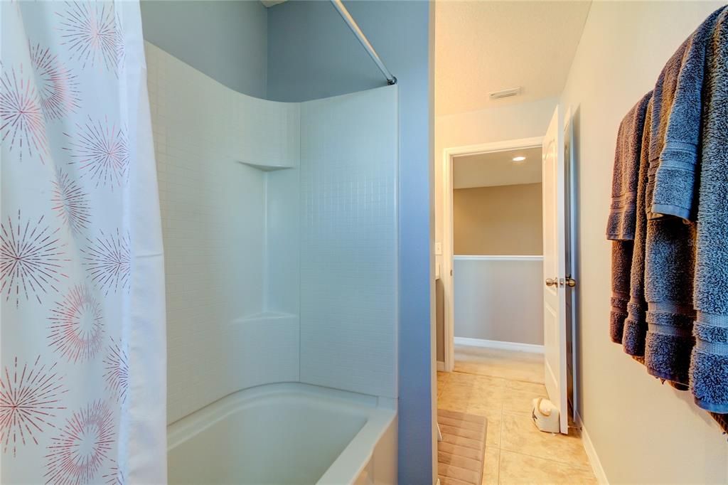 最近售出: $475,000 (4 贝兹, 2 浴室, 2692 平方英尺)