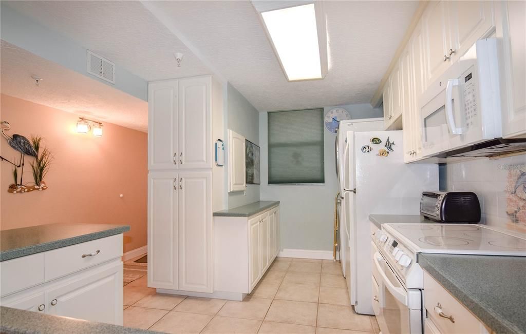 For Rent: $4,999 (2 beds, 2 baths, 1100 Square Feet)