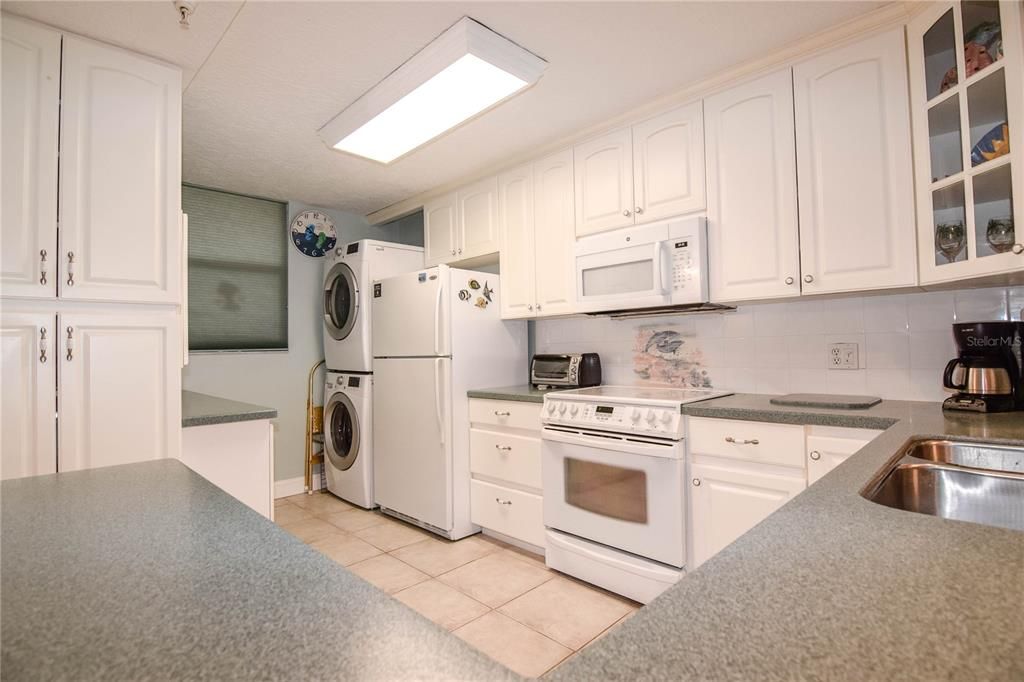 For Rent: $4,999 (2 beds, 2 baths, 1100 Square Feet)