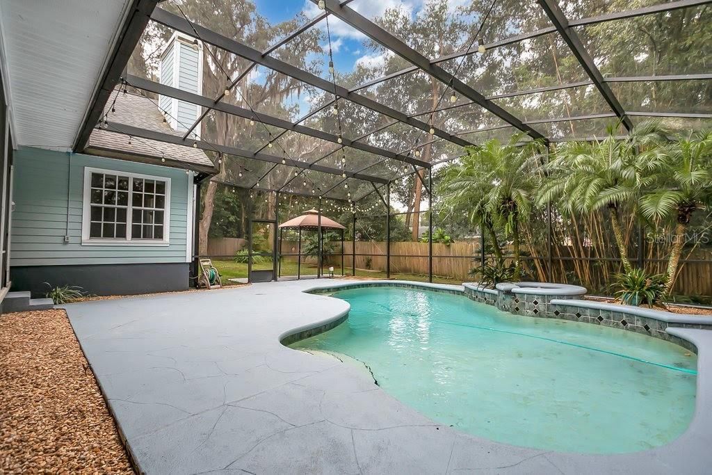 Recently Sold: $434,000 (3 beds, 2 baths, 1945 Square Feet)