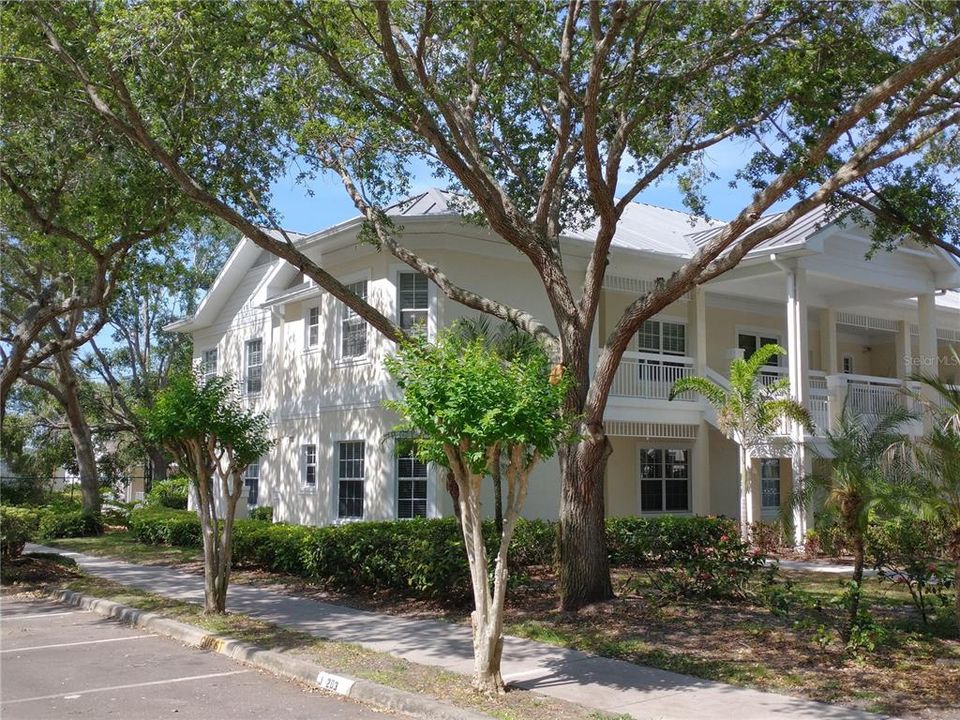 Recently Sold: $398,000 (3 beds, 2 baths, 1439 Square Feet)