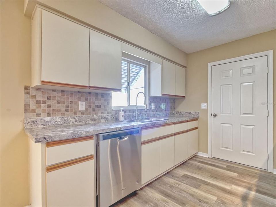 Recently Sold: $184,900 (2 beds, 2 baths, 1008 Square Feet)