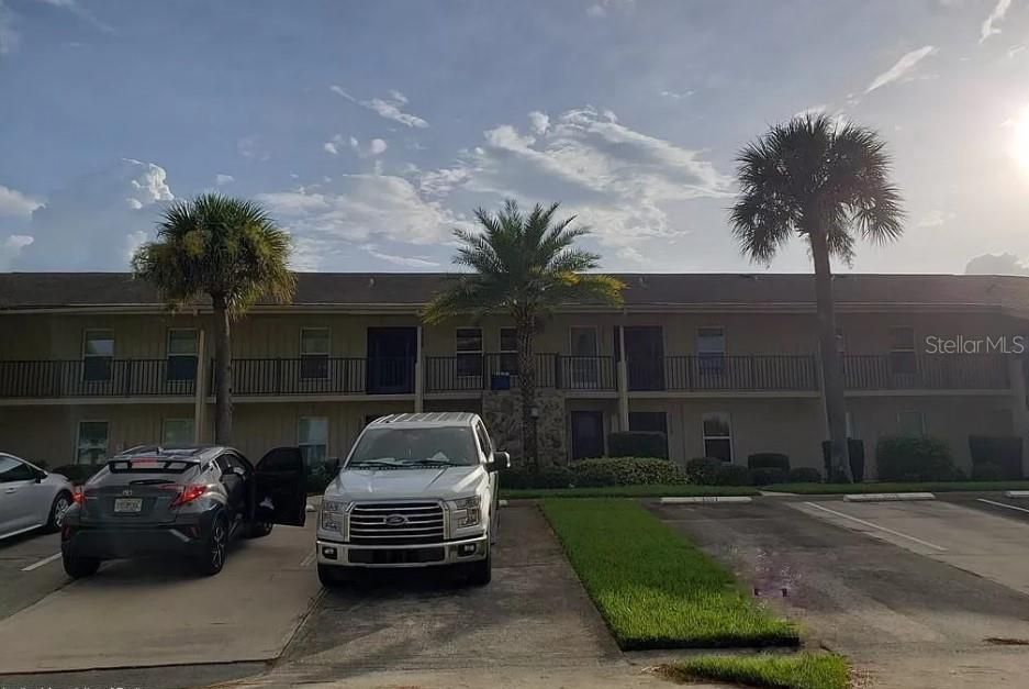 Recently Sold: $130,000 (1 beds, 2 baths, 828 Square Feet)