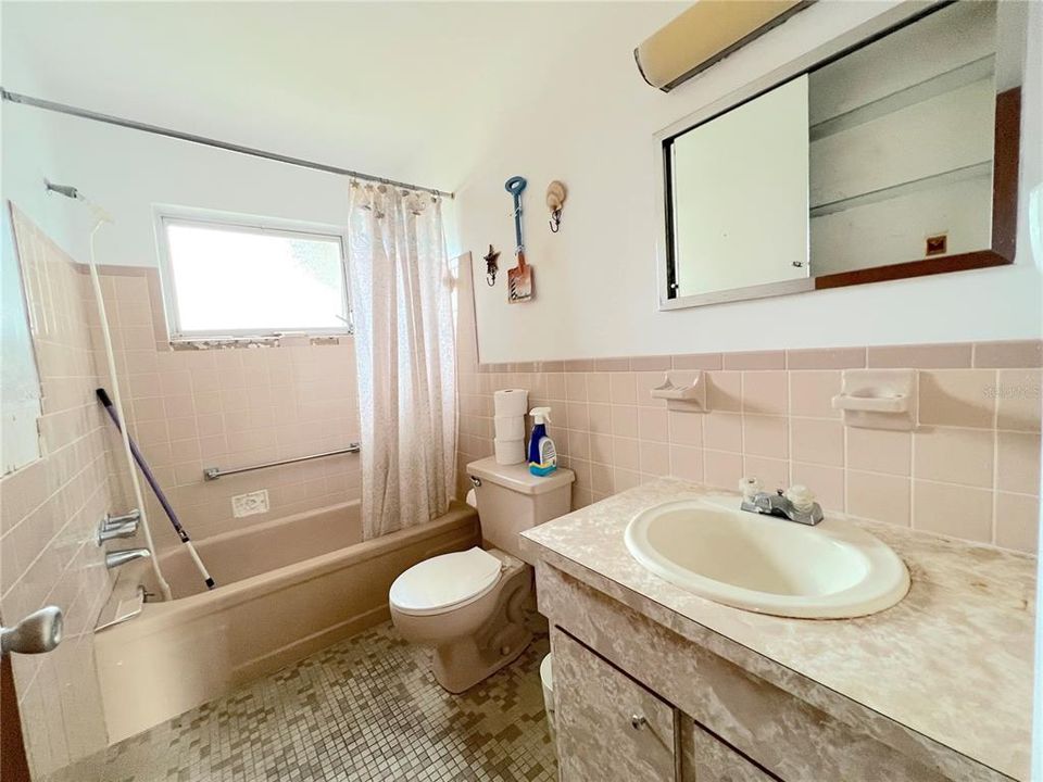 最近售出: $99,900 (2 贝兹, 2 浴室, 1474 平方英尺)
