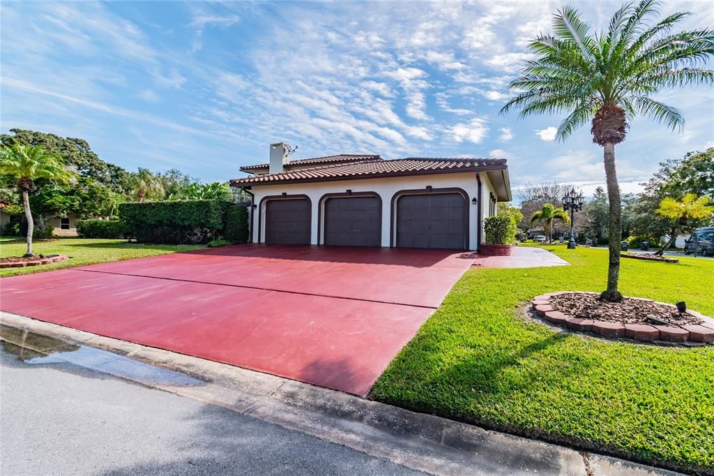 Recently Sold: $1,650,000 (5 beds, 4 baths, 4292 Square Feet)