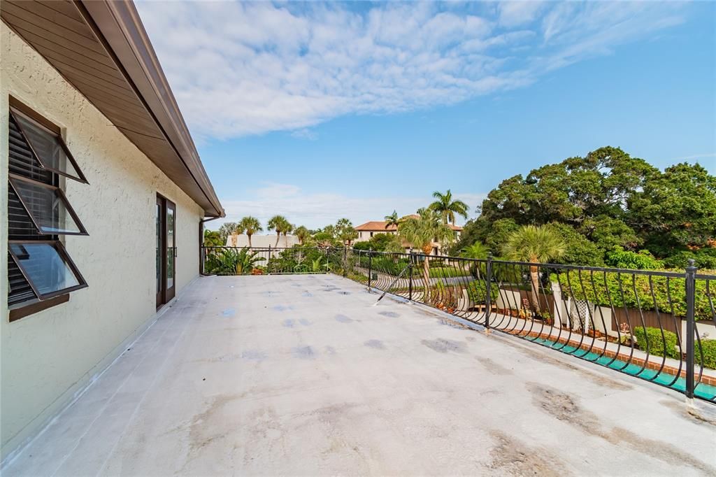 Recently Sold: $1,650,000 (5 beds, 4 baths, 4292 Square Feet)