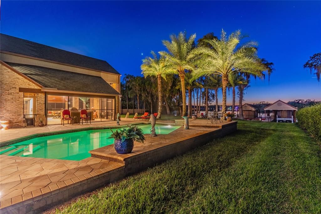 Recently Sold: $2,888,000 (5 beds, 5 baths, 6006 Square Feet)