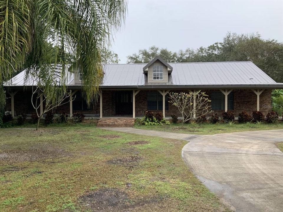 Recently Sold: $550,000 (3 beds, 2 baths, 2812 Square Feet)