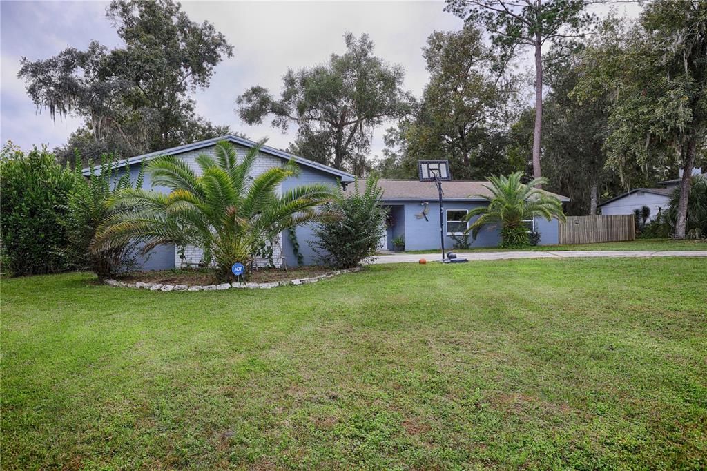 Recently Sold: $350,000 (4 beds, 2 baths, 2103 Square Feet)