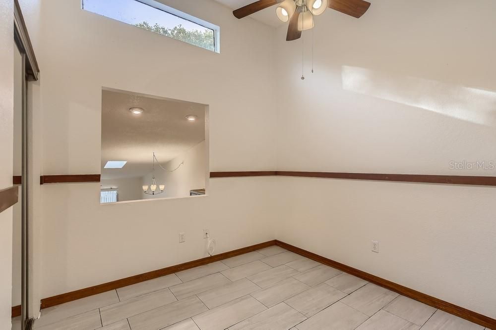 最近售出: $180,300 (2 贝兹, 2 浴室, 1190 平方英尺)