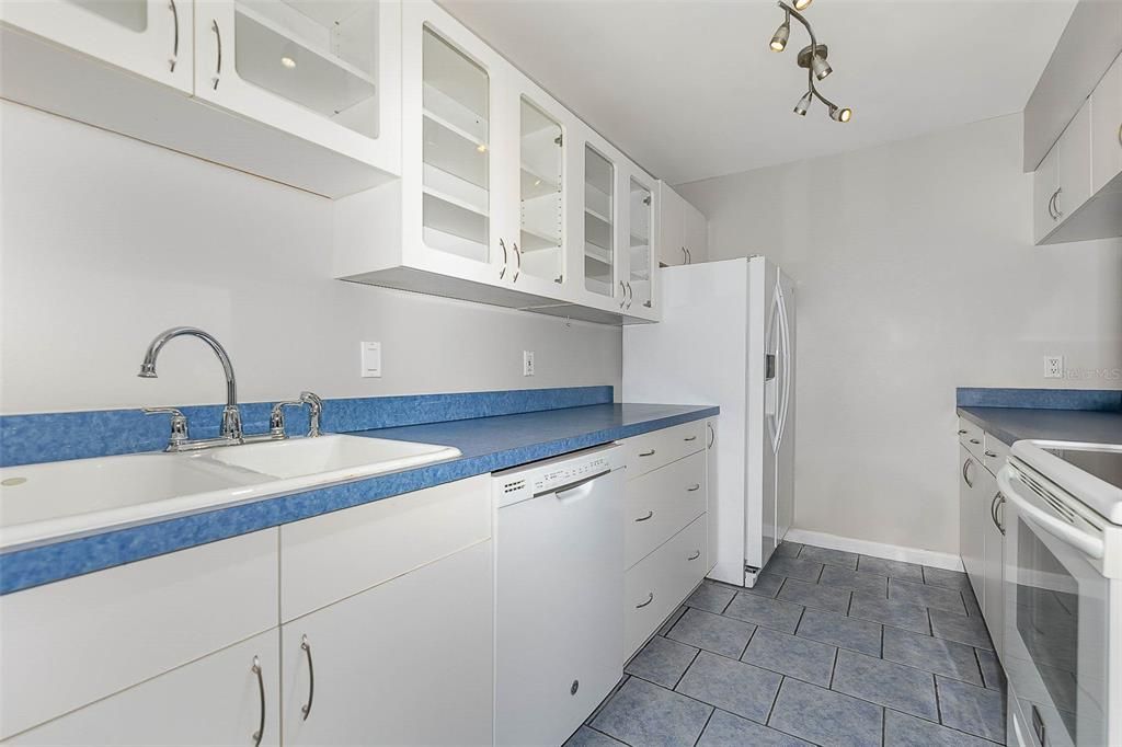 Recently Sold: $235,000 (3 beds, 2 baths, 1159 Square Feet)