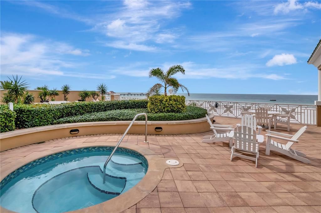 Recently Sold: $2,000,000 (3 beds, 2 baths, 2015 Square Feet)