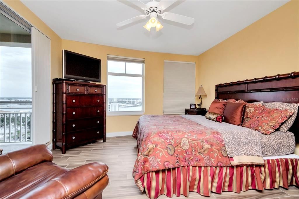 Vendido Recientemente: $2,000,000 (3 camas, 2 baños, 2015 Pies cuadrados)