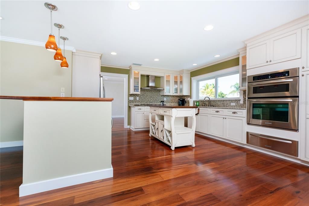 Kitchen features a breakfast bar