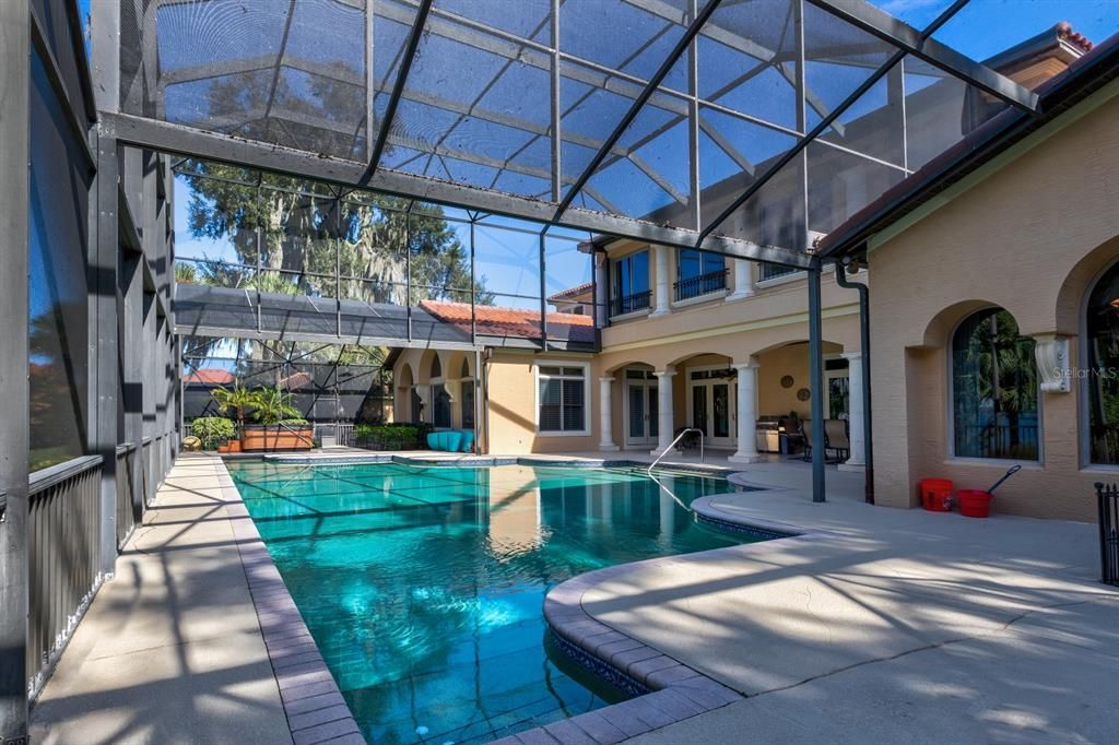 Recently Sold: $2,100,000 (4 beds, 6 baths, 7376 Square Feet)