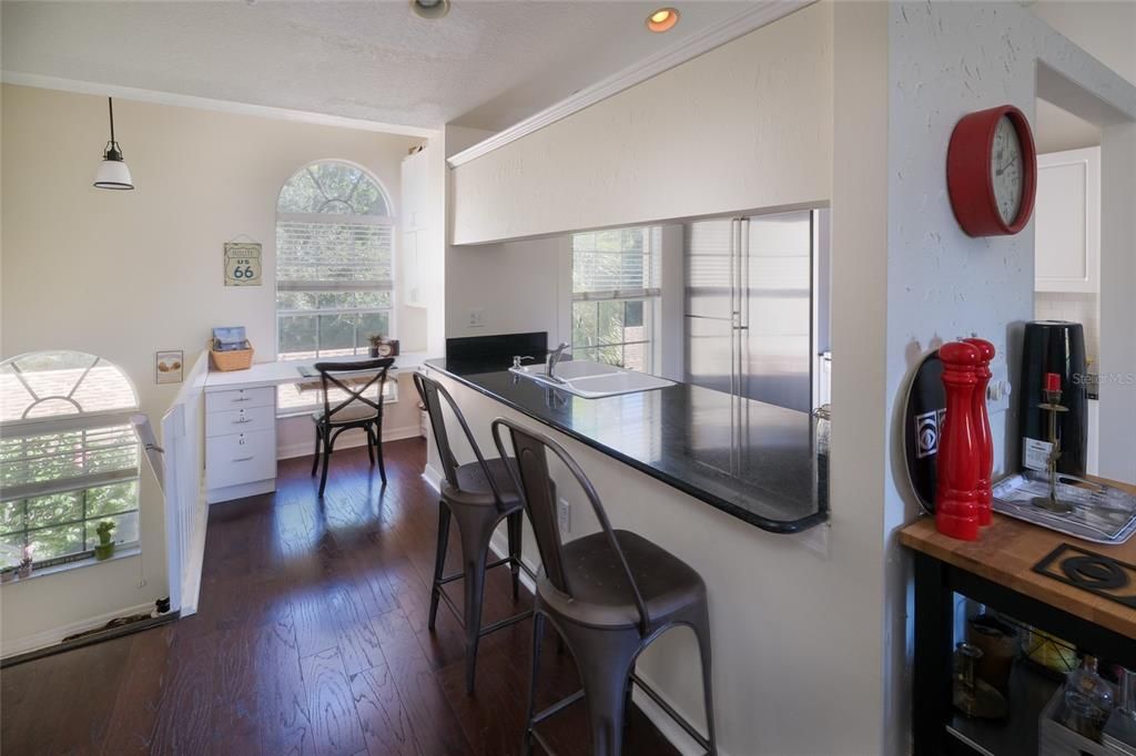 Recently Sold: $310,000 (2 beds, 2 baths, 1138 Square Feet)