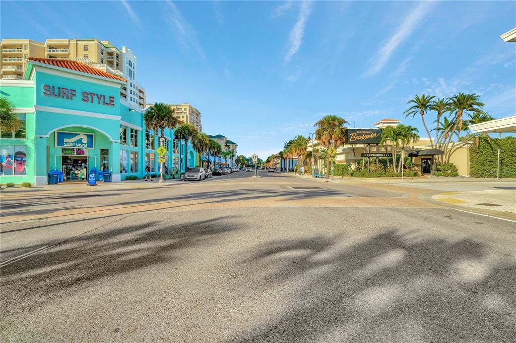 Recently Sold: $2,170,000 (3 beds, 2 baths, 2000 Square Feet)