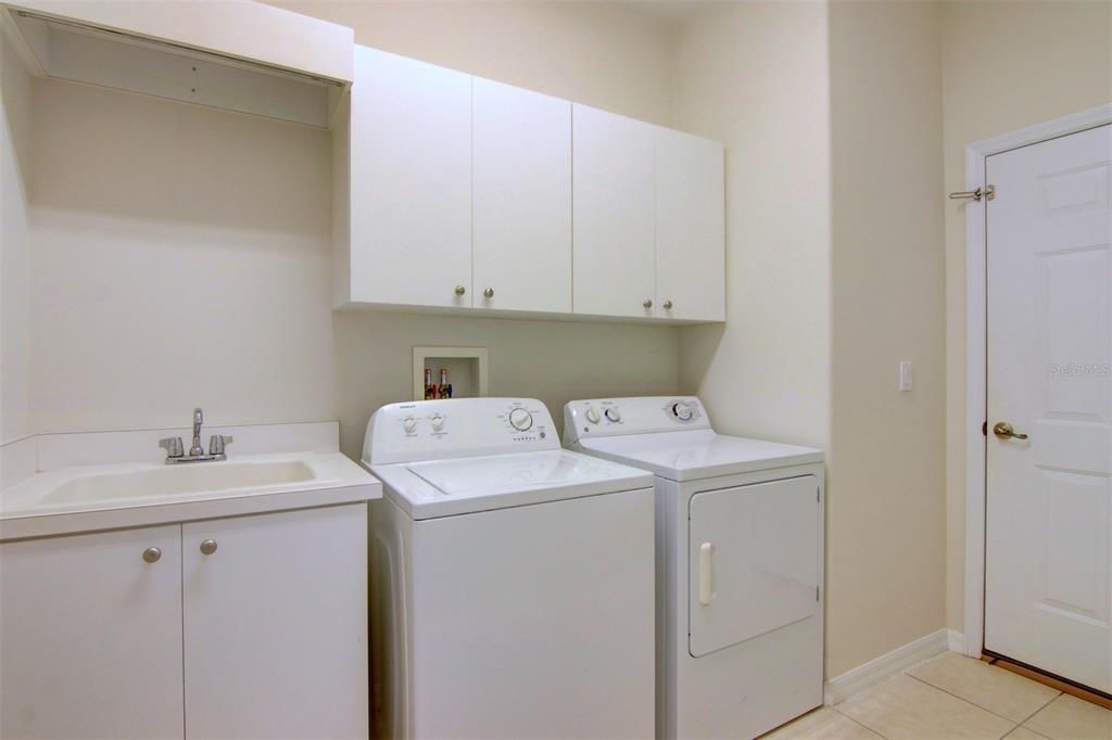 Recently Sold: $230,000 (2 beds, 2 baths, 1825 Square Feet)