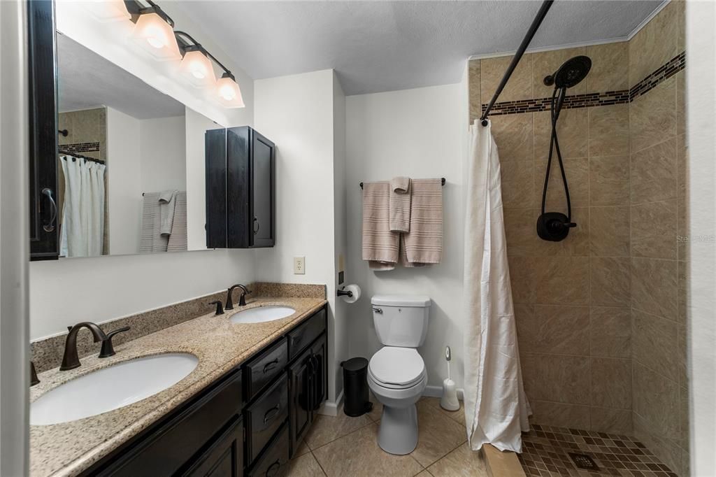 Недавно арендовано: $6,500 (3 спален, 2 ванн, 1782 Квадратных фут)