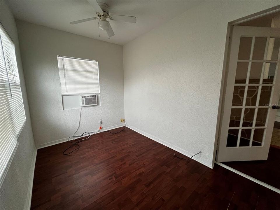 Recently Rented: $1,100 (1 beds, 1 baths, 900 Square Feet)