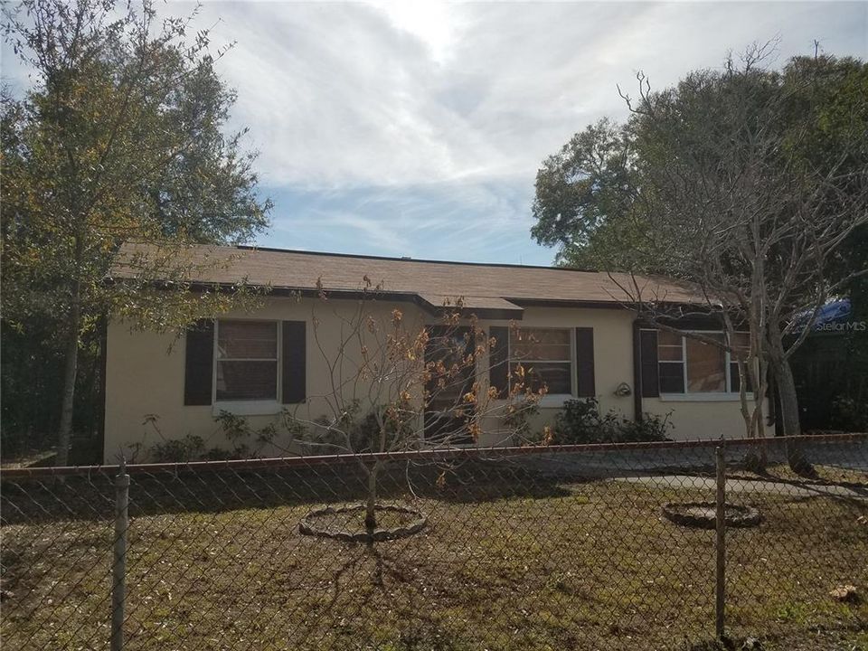 Recently Sold: $325,000 (3 beds, 1 baths, 1097 Square Feet)