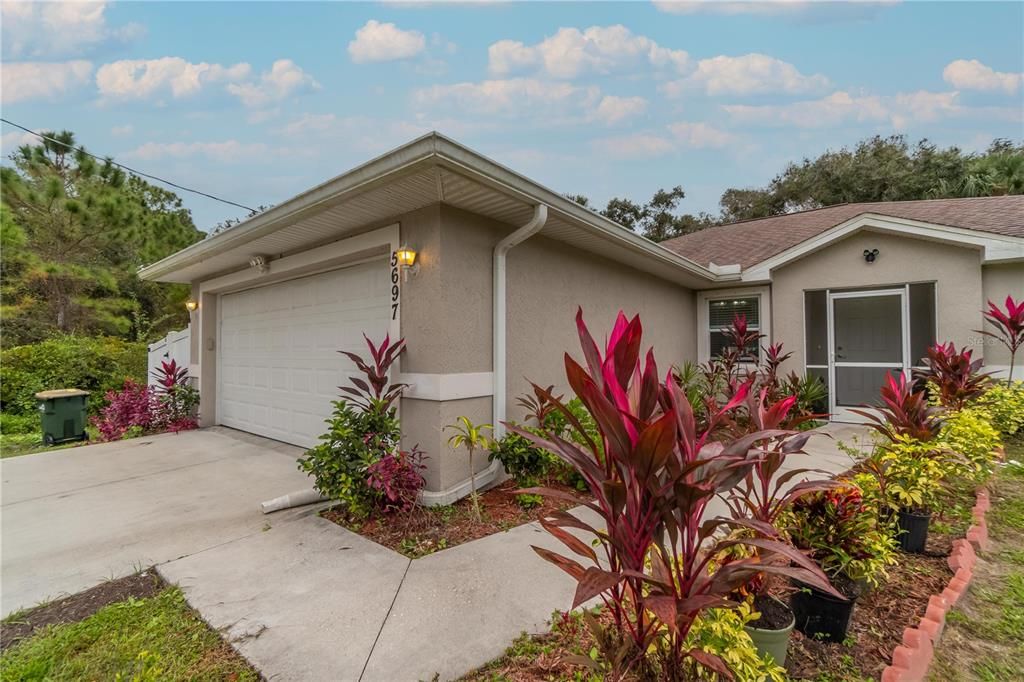 Recently Sold: $319,999 (3 beds, 2 baths, 1367 Square Feet)