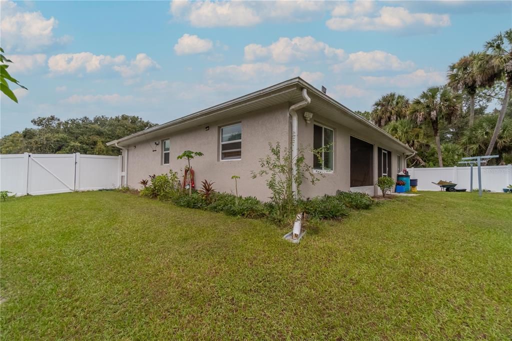 Recently Sold: $319,999 (3 beds, 2 baths, 1367 Square Feet)