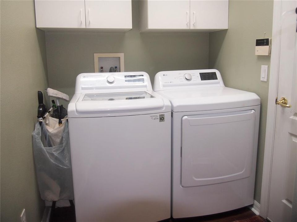 Laundry room -washer & dryer remain